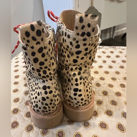 Dolce Vita for Anthropologie Leopard Print Ankle Boots with Red Laces Size 8 - Picture 5 of 8